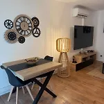 T2, Balneo, Sauna, Lit Rond, Jeux Arcades, Parking شقة