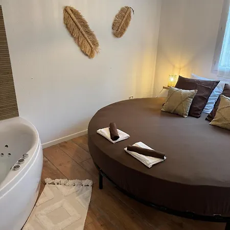 شقة T2, Balneo, Sauna, Lit Rond, Jeux Arcades, Parking *