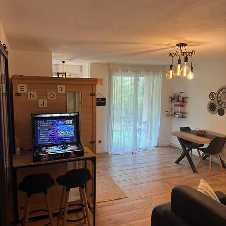 T2, Balneo, Sauna, Lit Rond, Jeux Arcades, Parking شقة